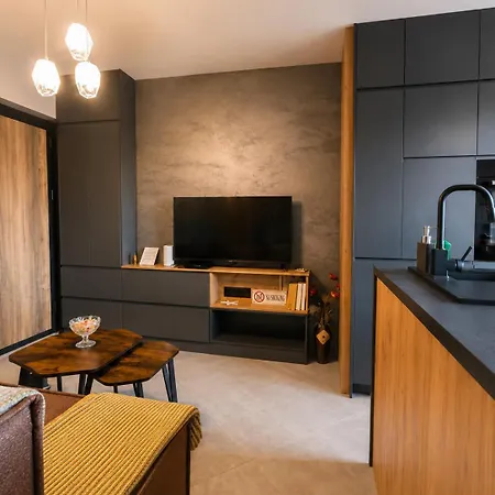 Art Center With Parking *